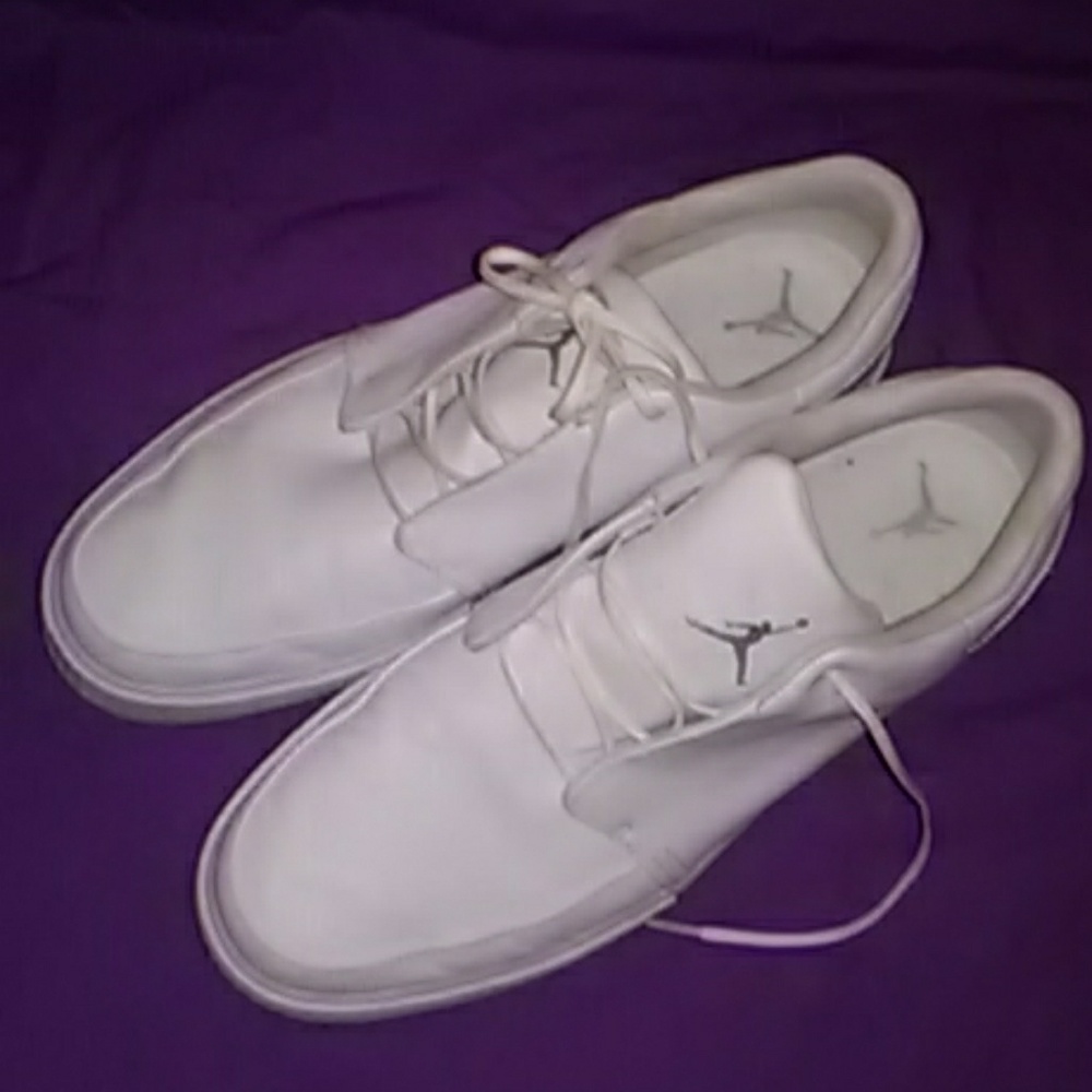 Michael Air Jordan Lo-Top Sneaker size M-13